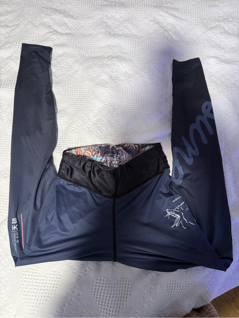 KITSUNE leggings women’s SMALL